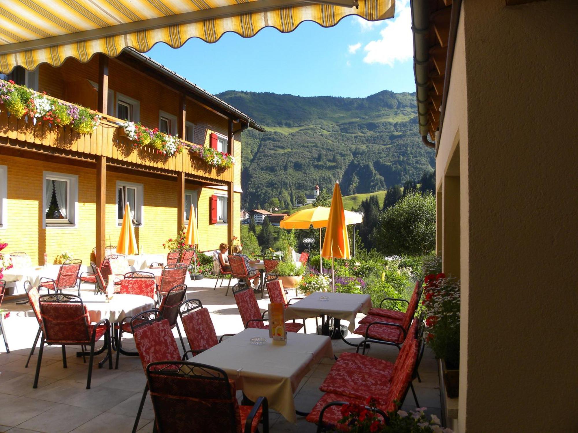 Hotel Alpenblume Дамульс Экстерьер фото